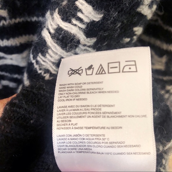 Roxy Black and White Cropped Fair Isle Wool Blend Sweater Size Medium - Picture 7 of 7